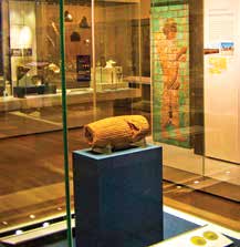 «هرمزد رسام »  باستان شناس آسوری  اين استوانه گلي را در نزدیکی دهکده جمجمه بغداد پیدا کرد. استوانه اي كه 2500 سال پيش به فرمان کوروش نگاشته شده است